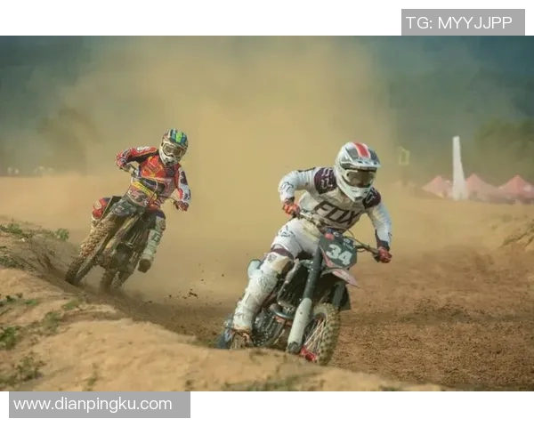 激情澎湃的游泳比赛精彩瞬间，突破极限速度的较量与激烈角逐